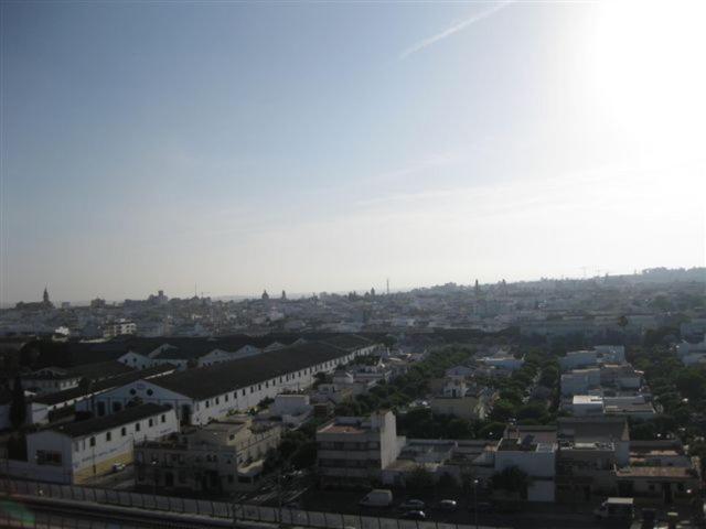 Piso Con Vistas Cerca Feria 4 Dorm 2 Banos, Aire Acond. Garaje Apartment